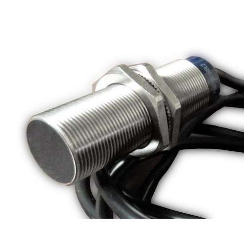Sensore di prossimità Telemecanique Sensors M8 portata 2,5 mm con riferimento XS608B1NAL2 del marchio TELEMECANIQUE