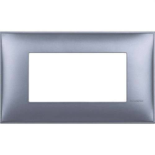 Cornice decorativa in metallo blu metallizzato a 4 moduli Classia con riferimento R4804LM del marchio BTICINO