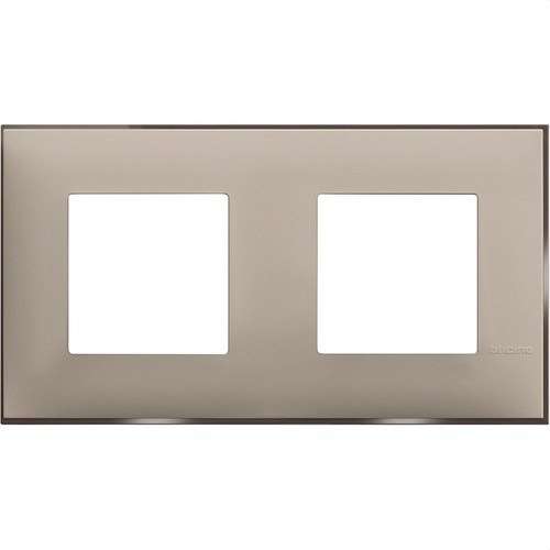 Cornice decorativa per 2x2 moduli crema satinato Classia con riferimento R4802M2CS del marchio BTICINO