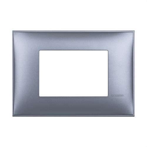 Cornice decorativa a 3 moduli blu metallizzato Classia con riferimento R4803LM del marchio BTICINO