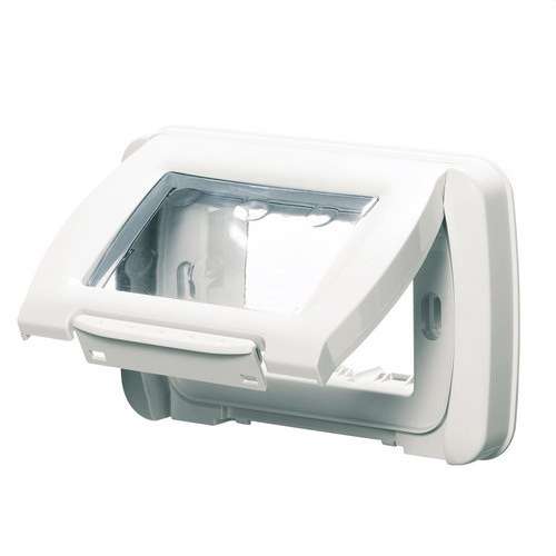 Piastra stagna per 3 moduli bianco nuvola Top System con riferimento GW22451 del marchio GEWISS