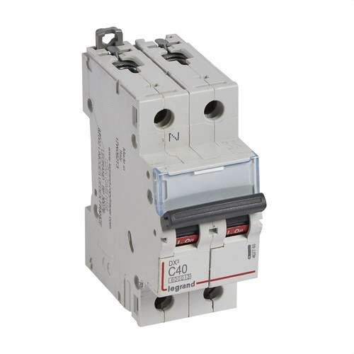 Interruttore magnetotermico DX3 P+N 40A Curva C 6/10kA con riferimento 407760 del marchio LEGRAND