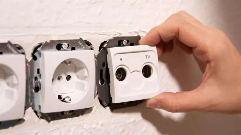 Electrical mechanisms