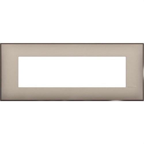 Cornice per 7 moduli in crema satinata Classia con riferimento R4807CS del marchio BTICINO