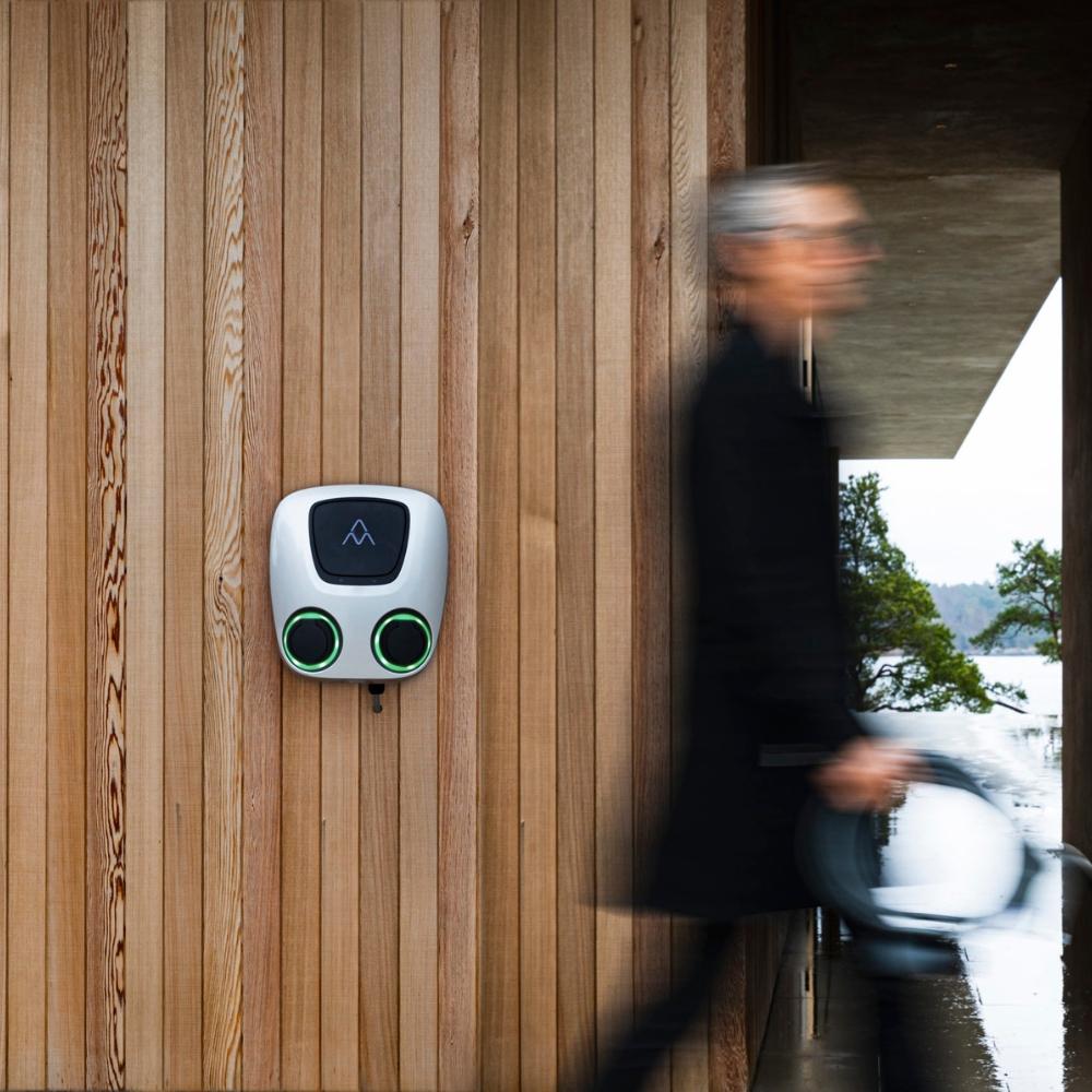 Caricabatterie auto elettrica doppio con wifi 2 x 22 kW Charge Amps Aura Twin Socket con riferimento 130909 del marchio CHARGE AMPS