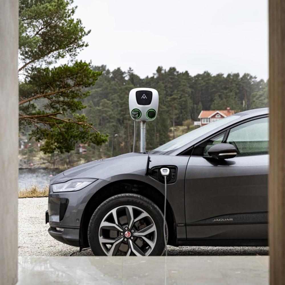 Caricabatterie auto elettrica doppio con wifi 2 x 22kW Charge Amps Aura Sockets con riferimento 101010 del marchio CHARGE AMPS