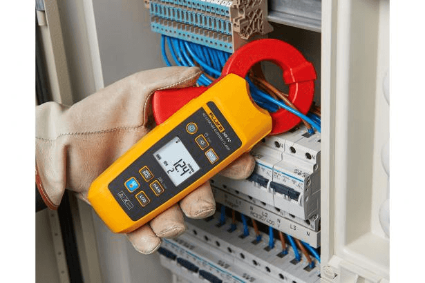 Pinza amperometrica per correnti di dispersione a vero valore efficace Fluke 368 FC con riferimento 4709907 del marchio FLUKE