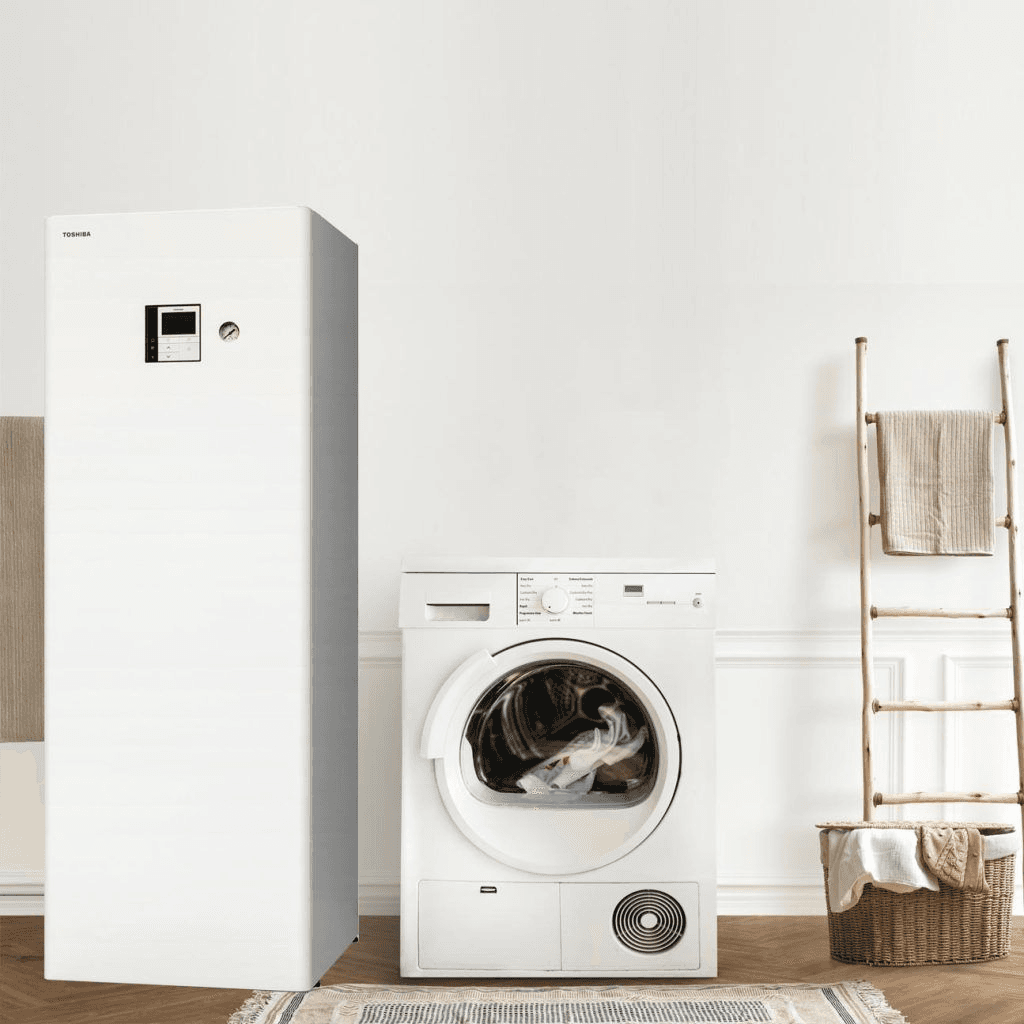 Set aerotermico Toshiba Estía All-In-One Beta Y 65 11 kW 210 litri - Trifase con riferimento ESTIAALLINONEBETAY65 del marchio TOSHIBA